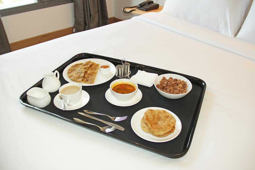 Oyo 460 Hotel Ivory Residency Calcutta Buitenkant foto