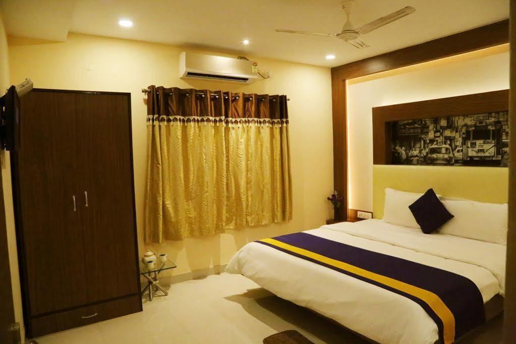 Oyo 460 Hotel Ivory Residency Calcutta Buitenkant foto