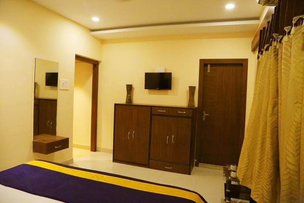 Oyo 460 Hotel Ivory Residency Calcutta Buitenkant foto