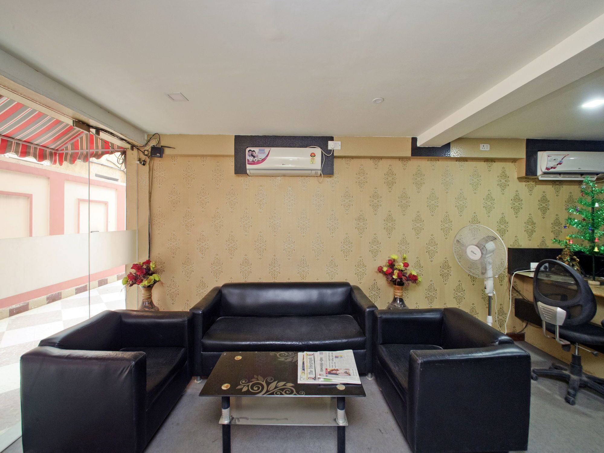 Oyo 460 Hotel Ivory Residency Calcutta Buitenkant foto